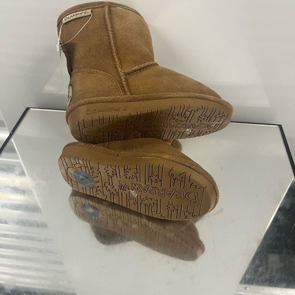 NWT Kids BearPaw Suede Boots - Picture 3 of 3